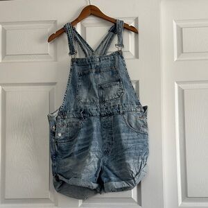 We The Free Light Blue Denim Label Detail